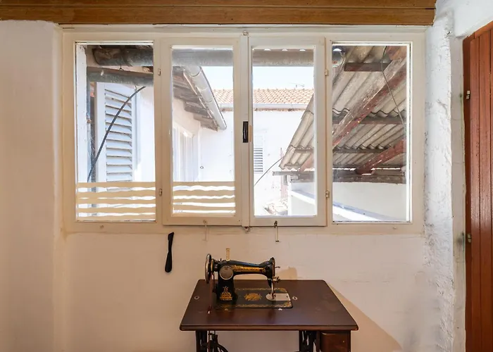 Timeless Antique Old Town With Terrace Lejlighed