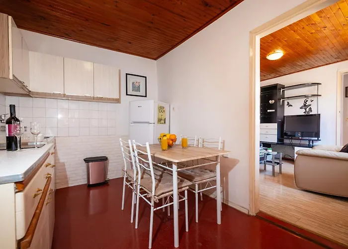Timeless Antique Old Town With Terrace Apartment Zadar