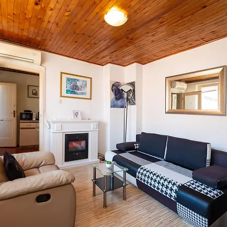 Apartment Timeless Antique Old Town With Terrace *