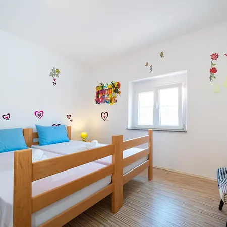 Timeless Antique Old Town With Terrace *