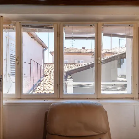 Timeless Antique Old Town With Terrace Lejlighed