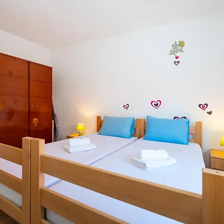 Timeless Antique Old Town With Terrace Appartement