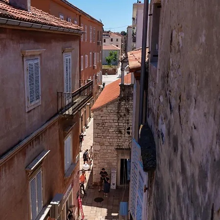 Timeless Antique Old Town With Terrace Appartement *