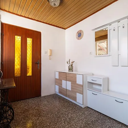 Timeless Antique Old Town With Terrace Apartment Zadar