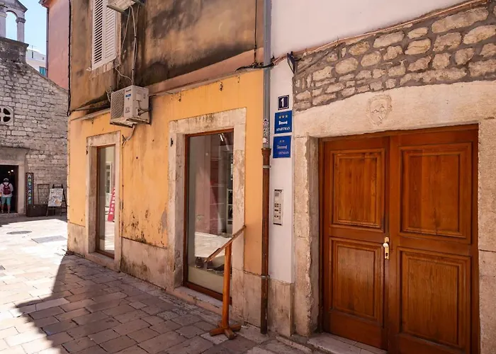 Апартаменты Timeless Antique Old Town With Terrace