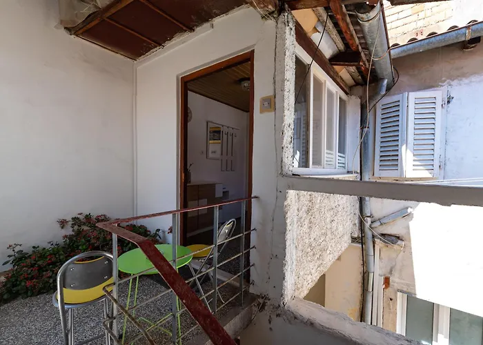 Timeless Antique Old Town With Terrace Задар